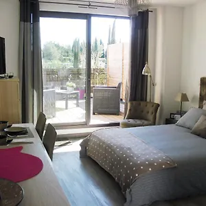 2* Appart hôtel à Deux Pas D'aix